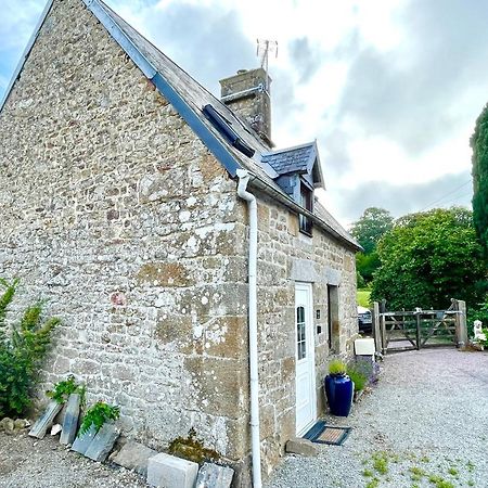 Le Petit Fleur - The Little Flower, Cosy Cottage Saint-Michel-de-Montjoie Eksteriør bilde